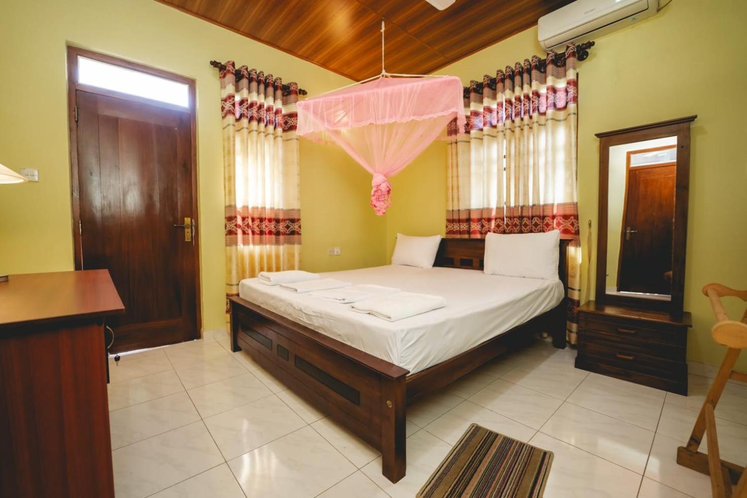 Suwani Pinnawala Homestay Kültér fotó