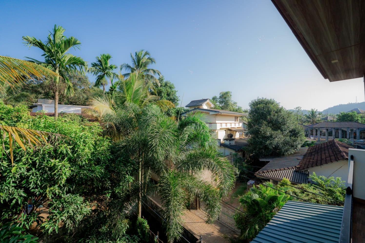 Suwani Pinnawala Homestay Kültér fotó