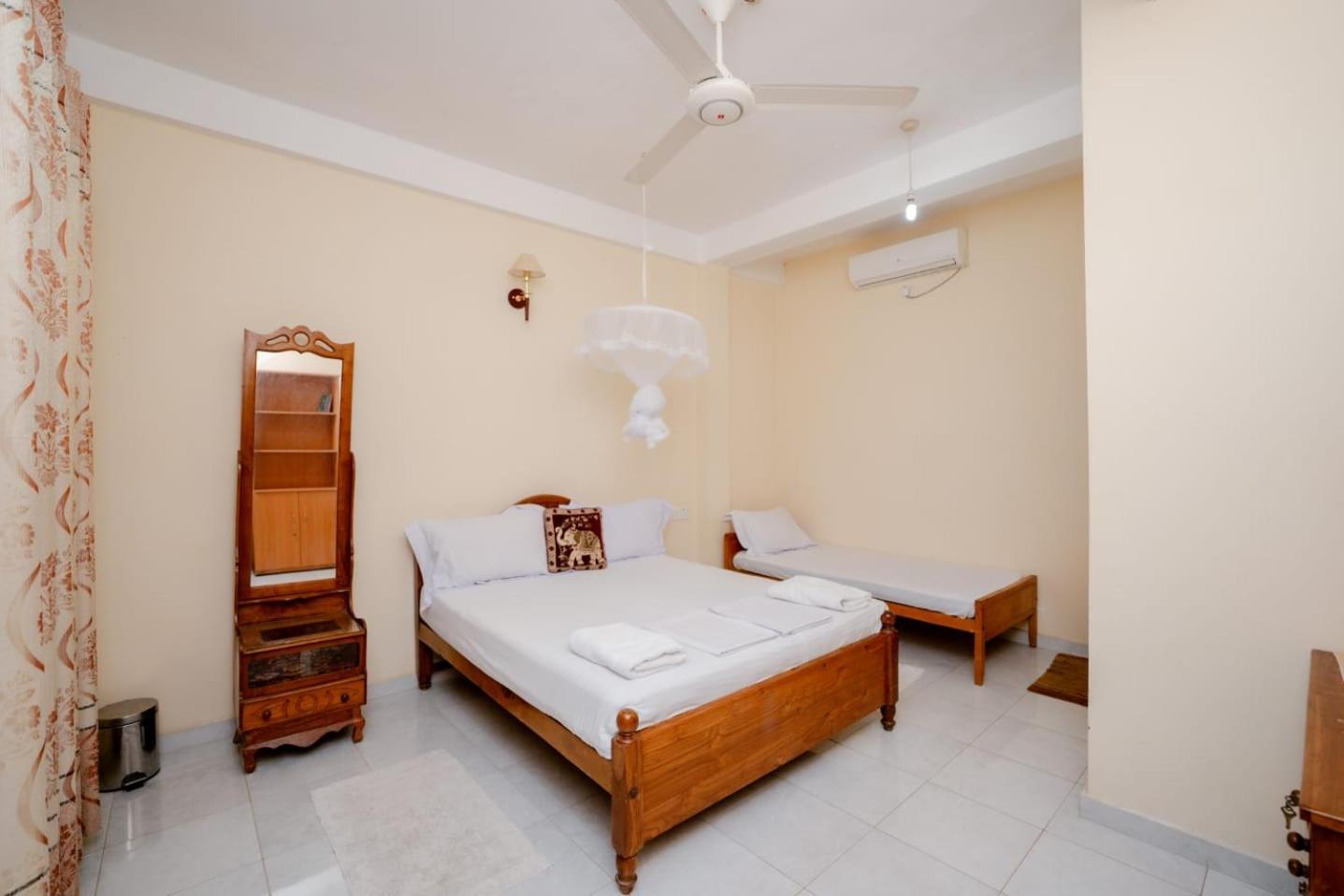 Suwani Pinnawala Homestay Kültér fotó
