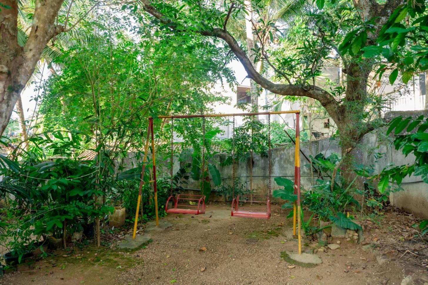 Suwani Pinnawala Homestay Kültér fotó