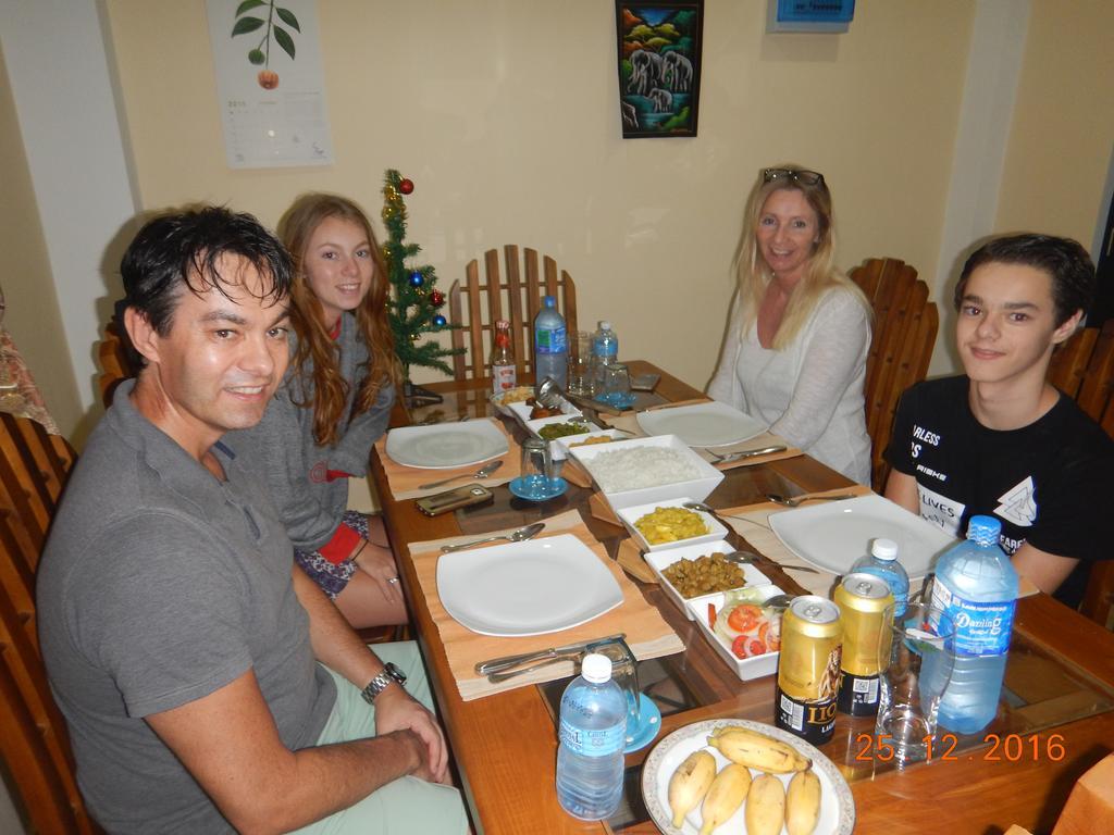 Suwani Pinnawala Homestay Kültér fotó