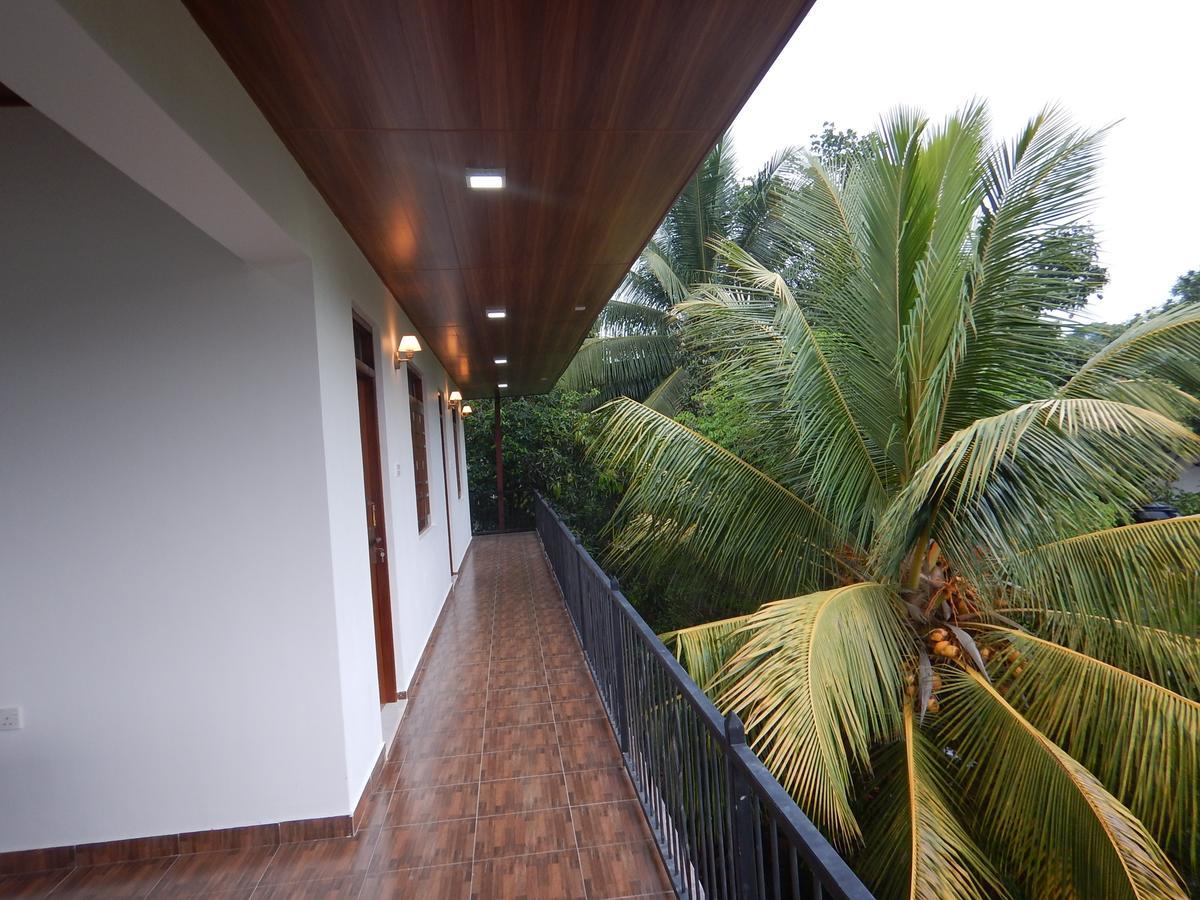 Suwani Pinnawala Homestay Kültér fotó